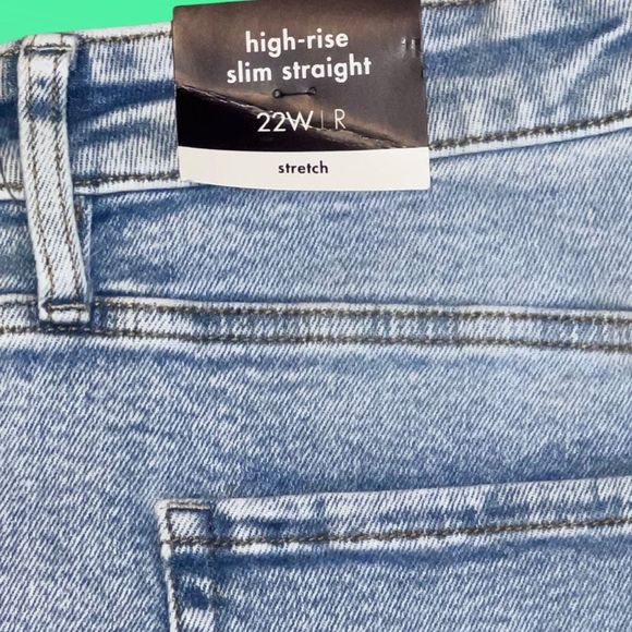 NWT Plus Size Ava & Viv High-Rise Stretch Acid Wash Straight Jeans Size 22W - Picture 4 of 4
